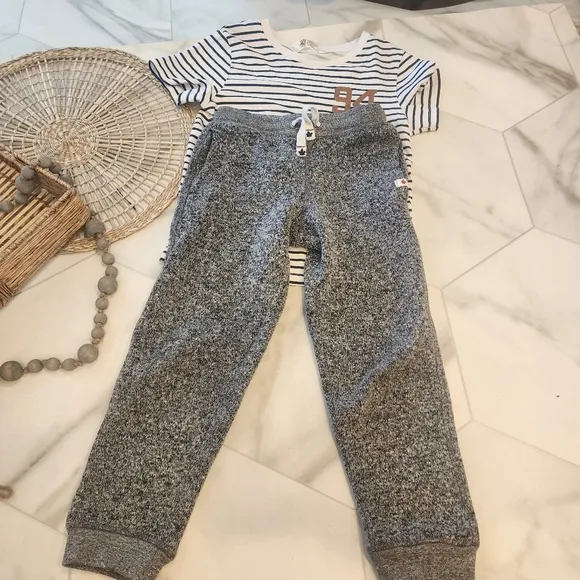 [ CANADIANA] size small 6, unisex  marled gray CUTEST  joggers w/ Canada 🇨🇦