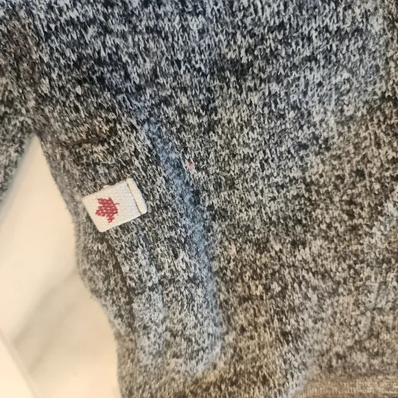 [ CANADIANA] size small 6, unisex  marled gray CUTEST  joggers w/ Canada 🇨🇦