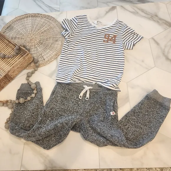 [ CANADIANA] size small 6, unisex  marled gray CUTEST  joggers w/ Canada 🇨🇦