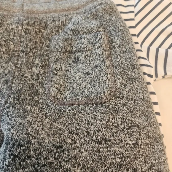 [ CANADIANA] size small 6, unisex  marled gray CUTEST  joggers w/ Canada 🇨🇦
