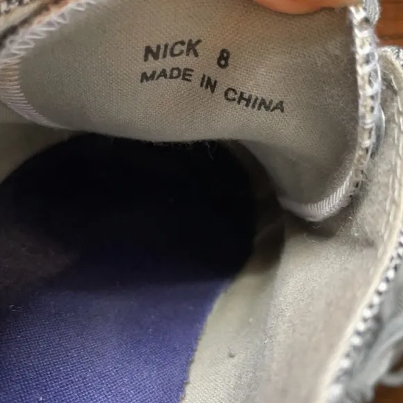 - Euc Robert Wayne shoes NICK size 8 gray color