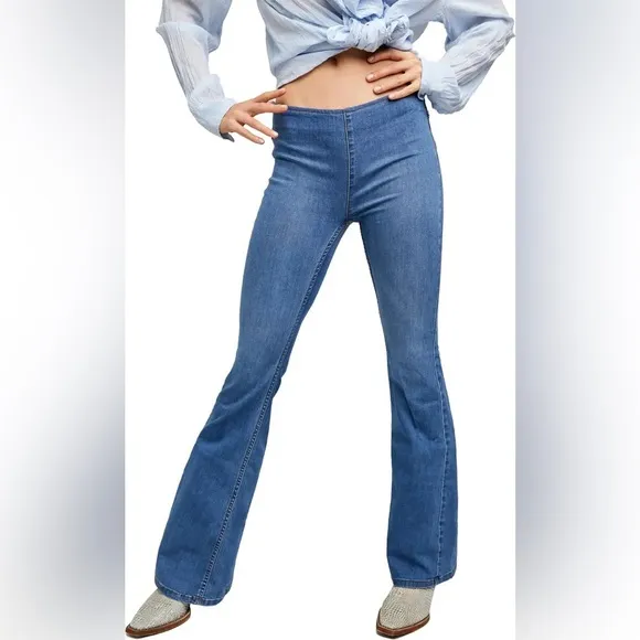 🧡 Free People We the Free Penny Gummy Pull-On Flare Jeans Echo Blue