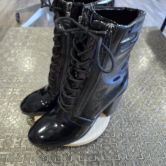 🐢 MICHAEL MICHAEL KORS Rosario Lace-up Bootie In Black Patent Leather