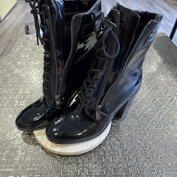 🐢 MICHAEL MICHAEL KORS Rosario Lace-up Bootie In Black Patent Leather