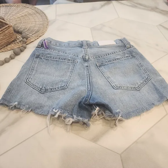 [ PISTOLA] WOMEN'S SIZE 25 WAIST CUTEST DISTRESSED DENIM SHORTS