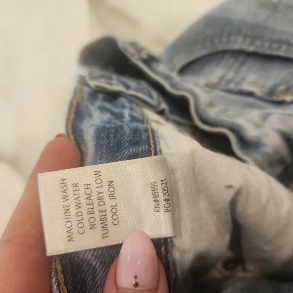 [ PISTOLA] WOMEN'S SIZE 25 WAIST CUTEST DISTRESSED DENIM SHORTS