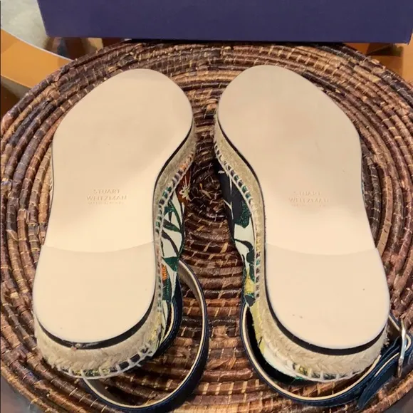 🌿 Stuart Weitzman Botonical Sandals