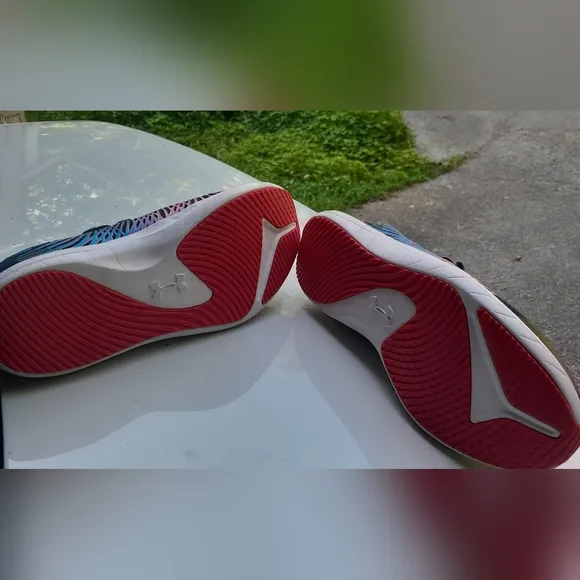 - Under xfininity 2 running shoes 5y euc!