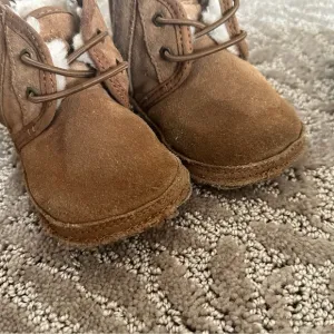 1218 months Bundle UGG Baby Neumel Boots&amp;Stonz Willow Shoes Slippers