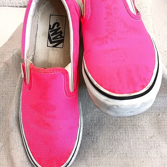 2 - VANS PINK Slip on sneakers skateboarding shoes Size 8.5. B2