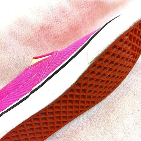 2 - VANS PINK Slip on sneakers skateboarding shoes Size 8.5. B2