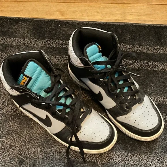 7Y Nike WAS grey and blue high top sneakers. Gray condition!!
