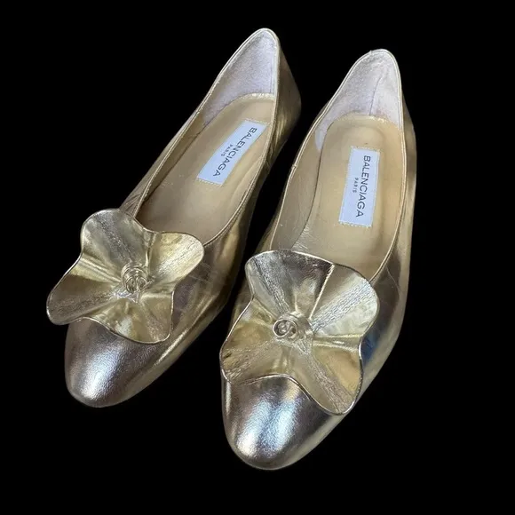 80s Balenciaga avant garde glam gold metallic leather shoes 3D flower detail