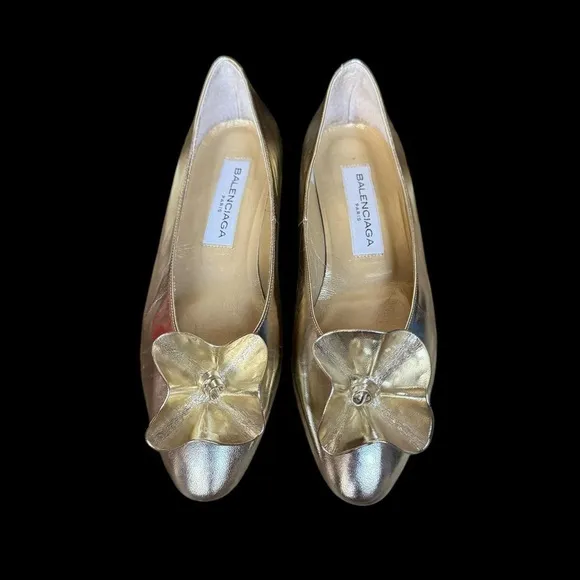80s Balenciaga avant garde glam gold metallic leather shoes 3D flower detail