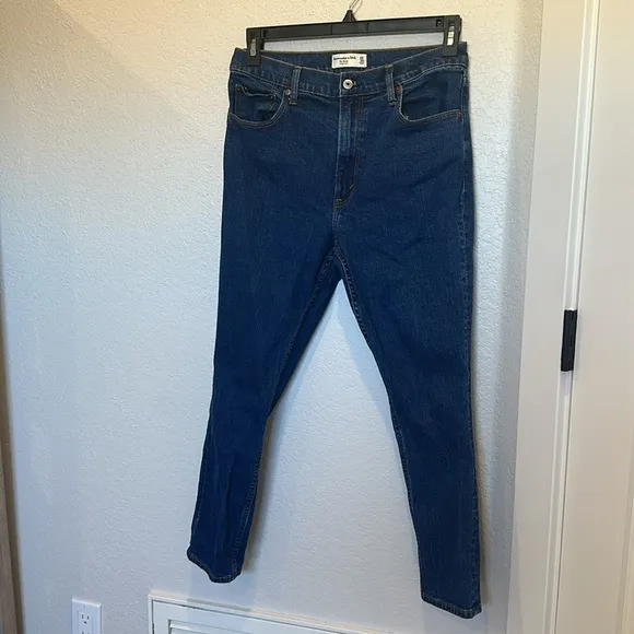 Abercrombie &amp; Fitch The Skinny High Rise Jeans - 30/10 Short