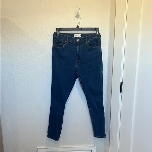 Abercrombie &amp; Fitch The Skinny High Rise Jeans - 30/10 Short