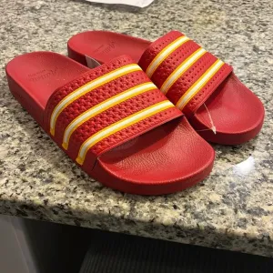 Adidas Adilette Slides Sandals Shoes new GX9899 Made in Italy Mens Size 11