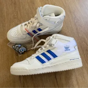 Adidas Forum Mid High Top Sneakers Off White Bird Blue