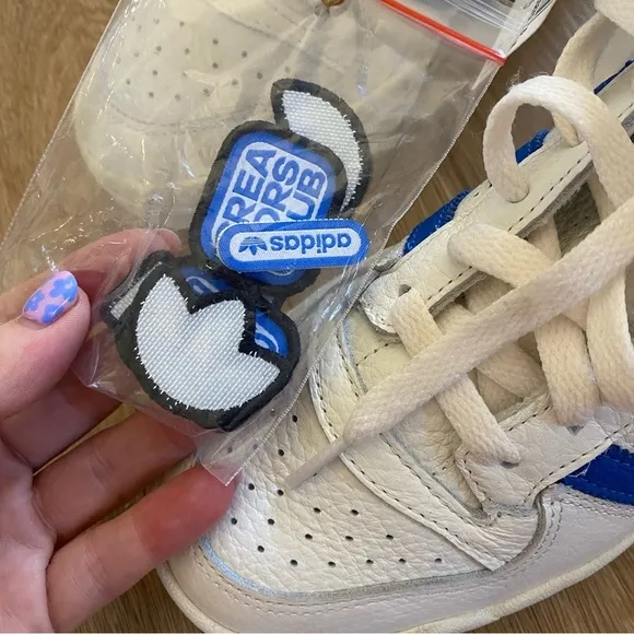 Adidas Forum Mid High Top Sneakers Off White Bird Blue