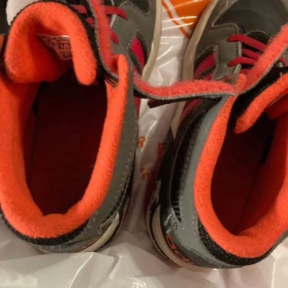 Adidas Kids Size 10K Velcro High Top Sneakers