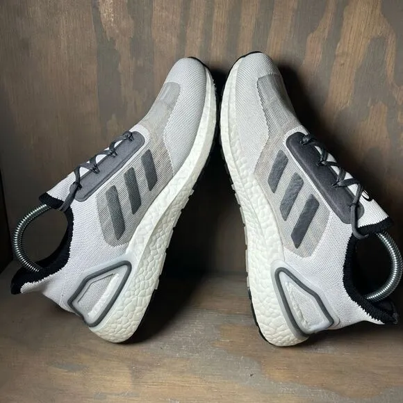 Adidas Mens 8 Womens 9 James Bond 007 Running Shoes Ultraboost White FY0650
