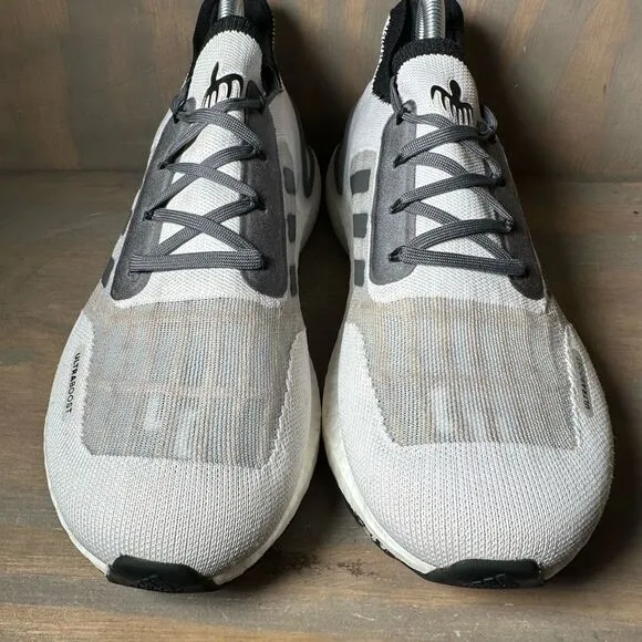 Adidas Mens 8 Womens 9 James Bond 007 Running Shoes Ultraboost White FY0650