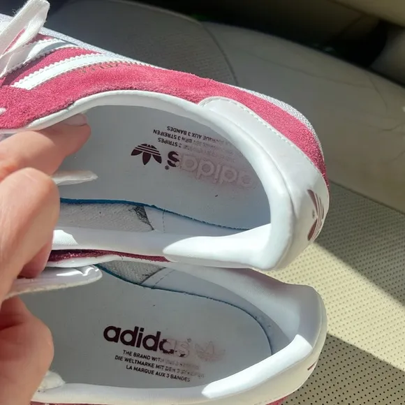 adidas Originals mens Gazelle Shoes Collegiate Burgundy/White/Gold Metallic 10