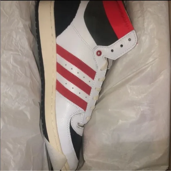 Adidas Originals Vintage Inspired - Top Ten Sneakers