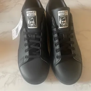 Adidas Stan Smith J Black Shoes