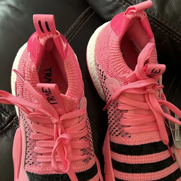 Adidas Trae Young 2 pink trap house  basketball men’s shoes size 9 NWT