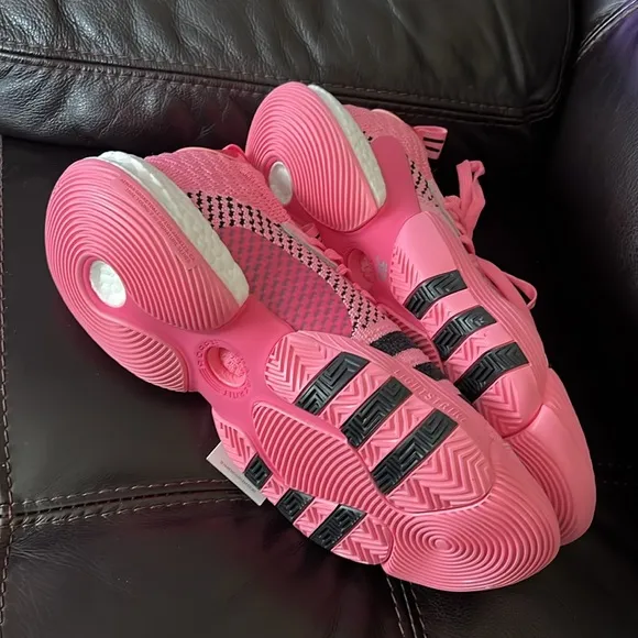 Adidas Trae Young 2 pink trap house  basketball men’s shoes size 9 NWT