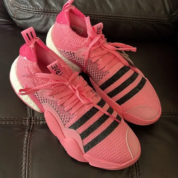 Adidas Trae Young 2 pink trap house  basketball men’s shoes size 9 NWT