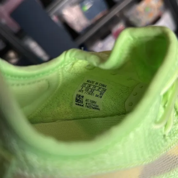 ADIDAS Yeezy Boost 350 V2 GID Kids 'Glow