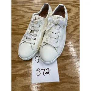AGL Suzie Sneaker 10 Ivory Leather Lace Up Low Top Walking Comfort Shoes S72