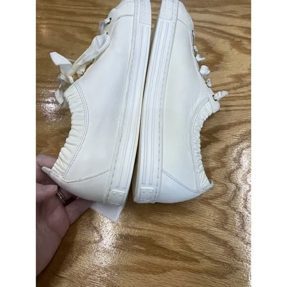 AGL Suzie Sneaker 10 Ivory Leather Lace Up Low Top Walking Comfort Shoes S72