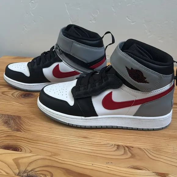 Air Jordan 1 High FlyEase 'Particle Grey'