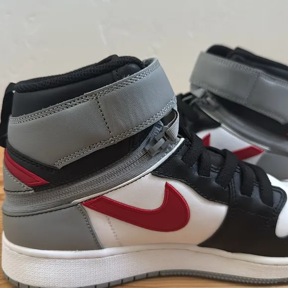 Air Jordan 1 High FlyEase 'Particle Grey'