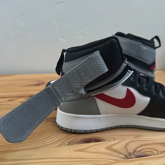 Air Jordan 1 High FlyEase 'Particle Grey'