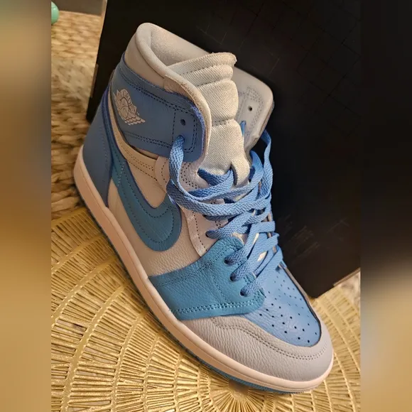 AIR JORDAN 1 High-Top Sneakers