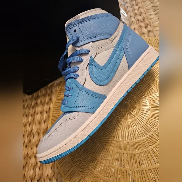 AIR JORDAN 1 High-Top Sneakers