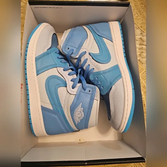 AIR JORDAN 1 High-Top Sneakers