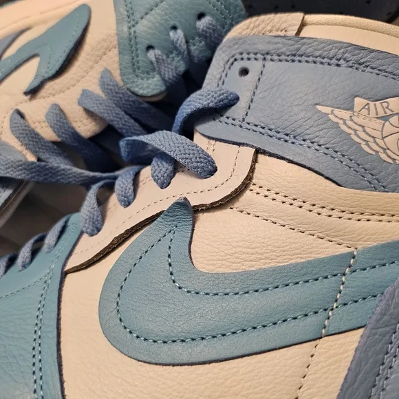 AIR JORDAN 1 High-Top Sneakers