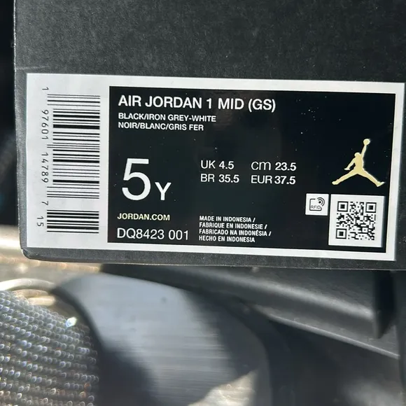 Air Jordan 1 Mid Youth