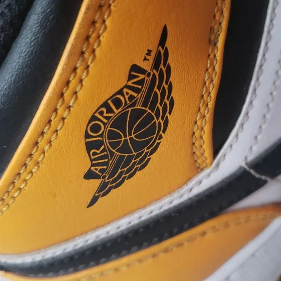 Air Jordan High-Top Sneakers Yellow Size 6