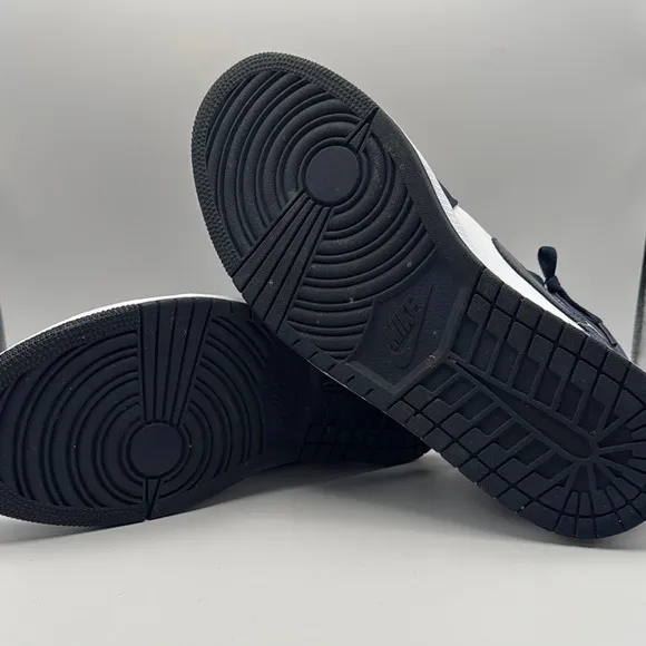 Air Jordan Mid-Top Sneakers in Sanded Purple