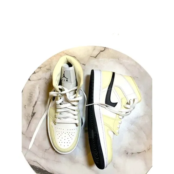 Air Jordan Nike Coconut Milk High Top Lace Up Perforated Sneakers Size 7.5