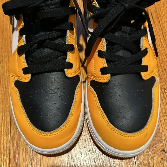 Air Jordan size 7 youth