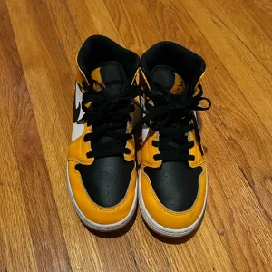 Air Jordan size 7 youth