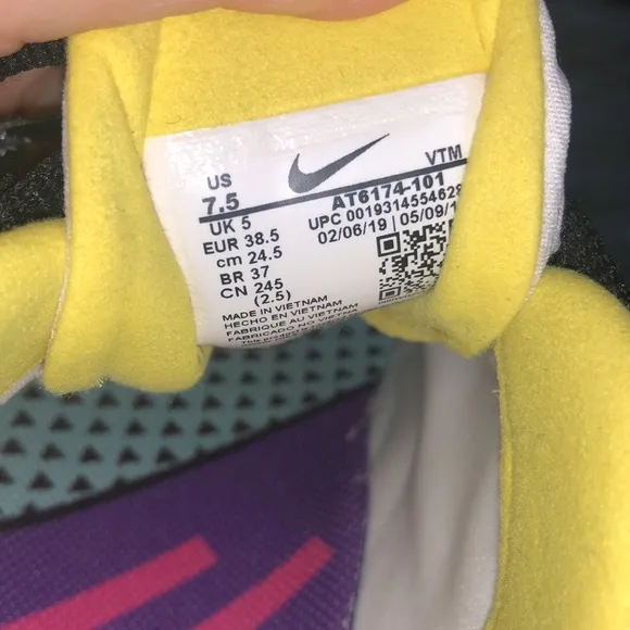 Air Max 270 React 'Bright Violet’ Size 7.5