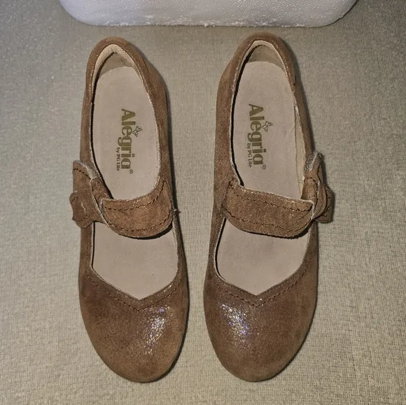 Alegria Ella Desert Essence Tan Suede Mary Jane Shoes size 9/39